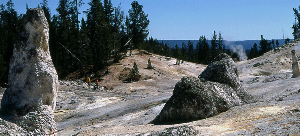 monument geyser basin