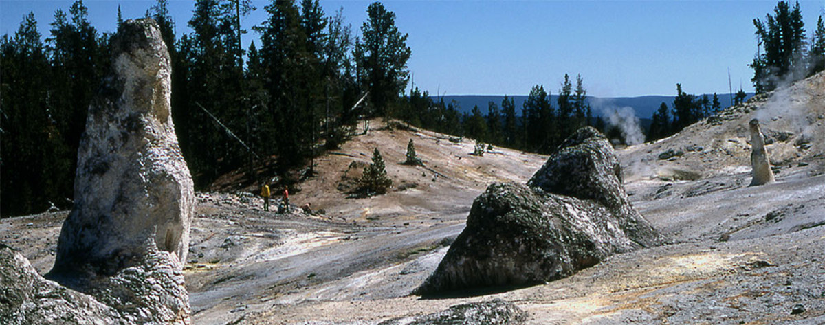 monument geyser basin